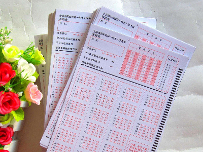 答题卡一般是什么纸质？